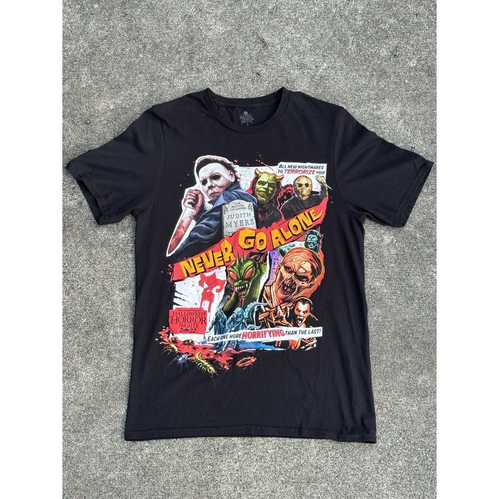 Universal Studios Halloween Horror Nights 2022 Never Go Alone Shirt Mens S Black